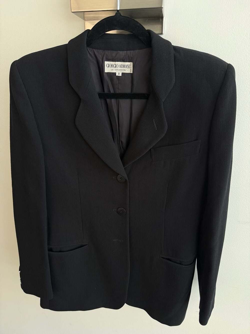 Giorgio Armani Le Collezioni Blazer Size 8 Black Virgin Wool 3-Button